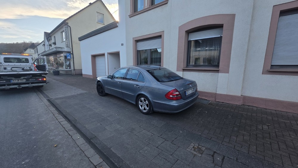 Mercedes-Benz Mercedes E 320 269.000 km 4.899 &euro; Lennestadt 57368