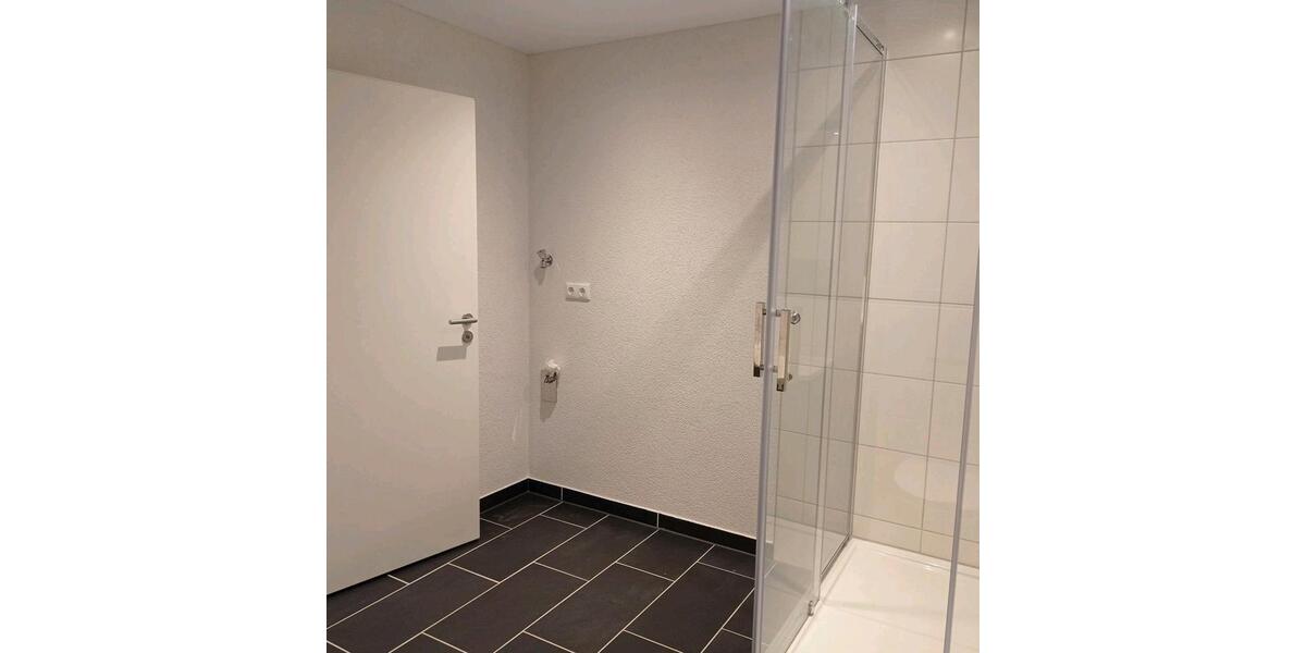 Erdgeschoßwohnung Hof - 3 Zimmer, 83 m&sup2;, 600&euro; | Angebot:26659472