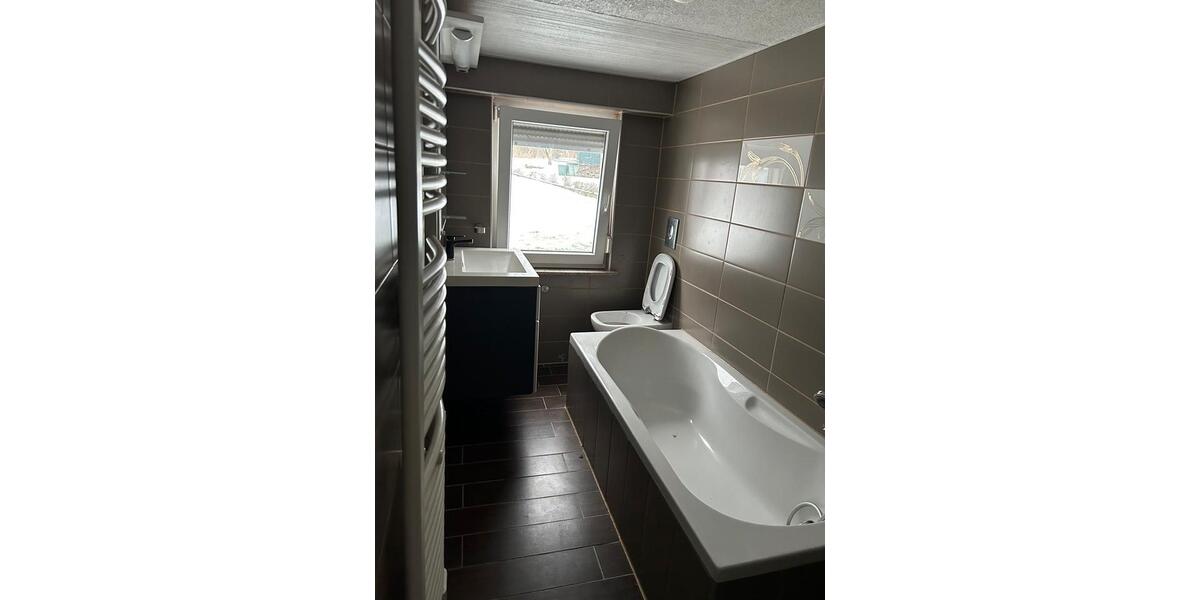 Doppelhaushälfte Burbach - 5 Zimmer, 137 m&sup2;, 135.000&euro; | Angebot:24880472