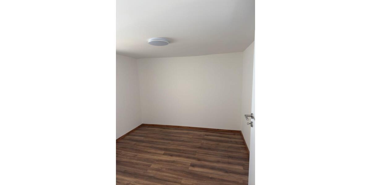 Erdgeschoßwohnung Burbach - 3 Zimmer, 70 m&sup2;, 700&euro; | Angebot:25292846