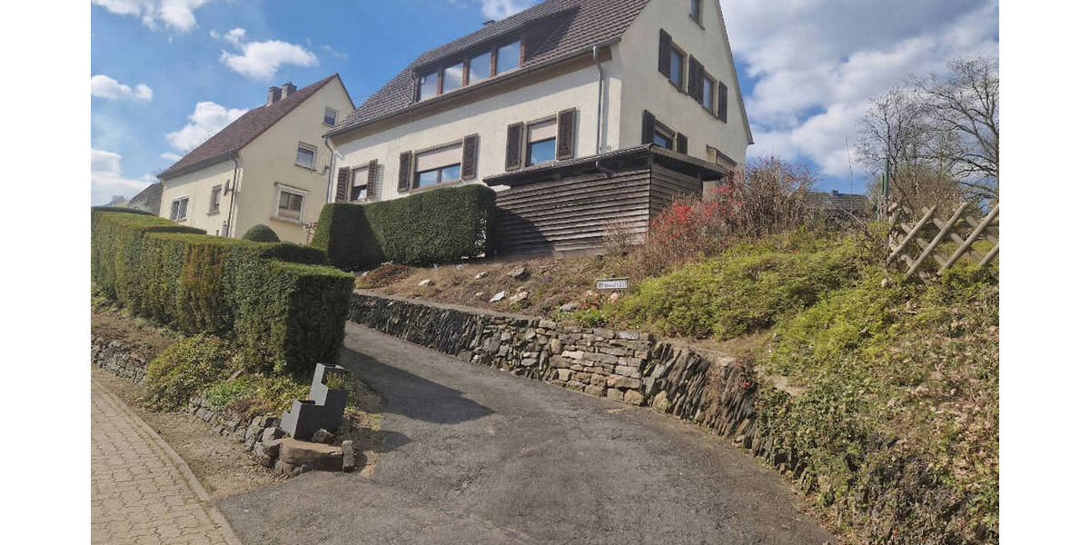 Einfamilienhaus Siegen Niederschelden - 7 Zimmer, 154 m&sup2;, 275.000&euro; | Angebot:26204539