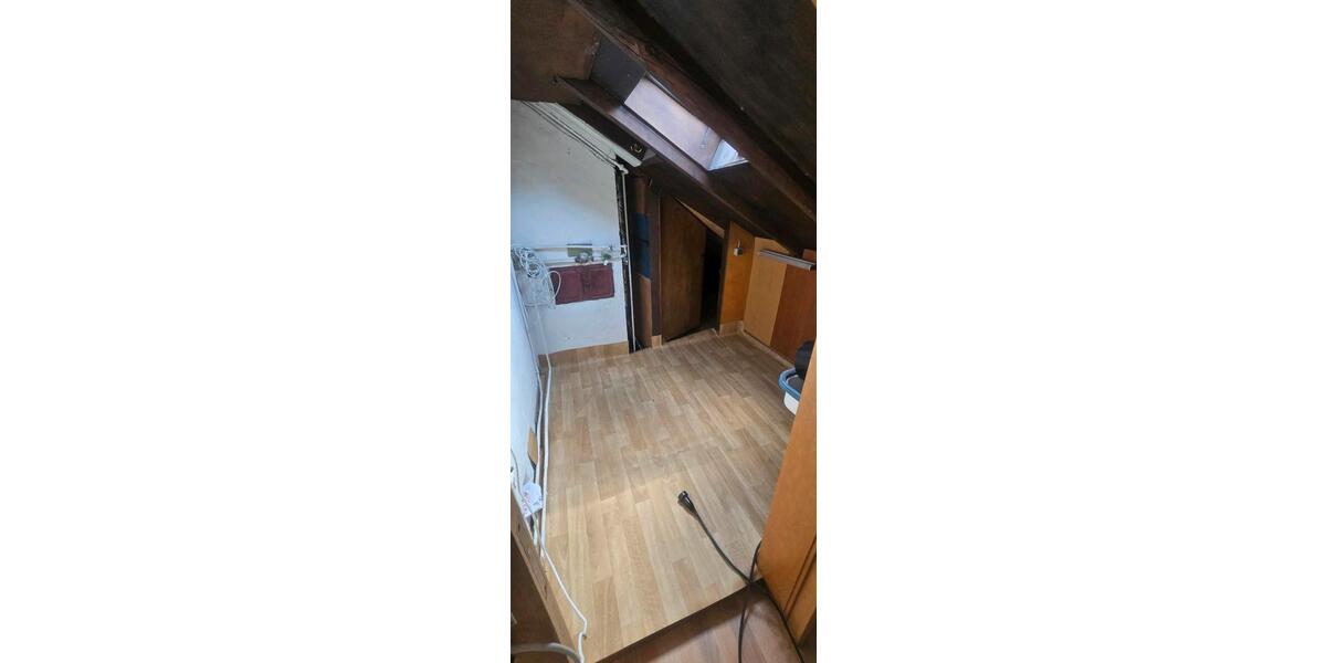 Dachgeschoßwohnung Siegen Eiserfeld - 1 Zimmer, 35 m&sup2;, 500&euro; | Angebot:25262495