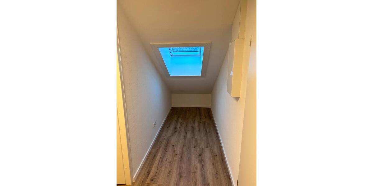 Dachgeschoßwohnung Neunkirchen - 2 Zimmer, 59 m&sup2;, 580&euro; | Angebot:26001670