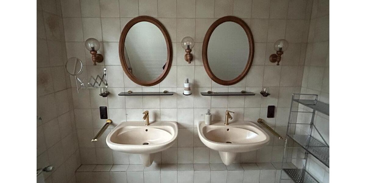 Etagenwohnung Kirchhundem - 4 Zimmer, 150 m&sup2;, 900&euro; | Angebot:25297098