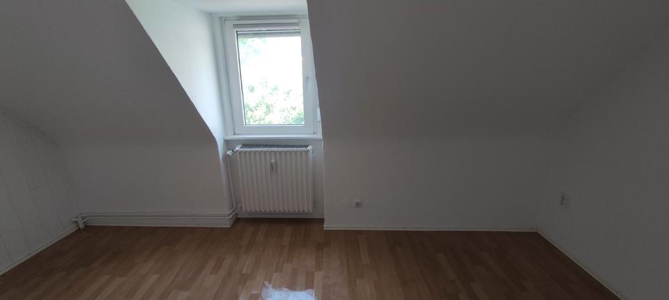 Dachgeschoßwohnung Siegen Kaan-Marienborn - 1 Zimmer, 13 m&sup2;, 190&euro; | Angebot:25918033