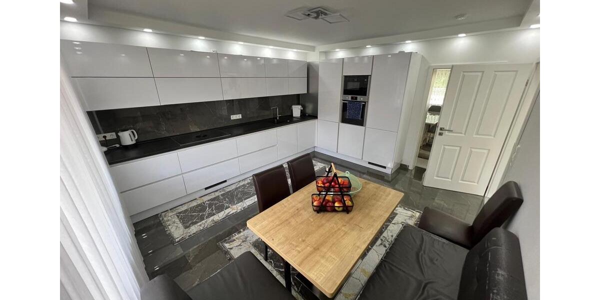 Einfamilienhaus Wissen - 7 Zimmer, 157 m&sup2;, 350.000&euro; | Angebot:25788027