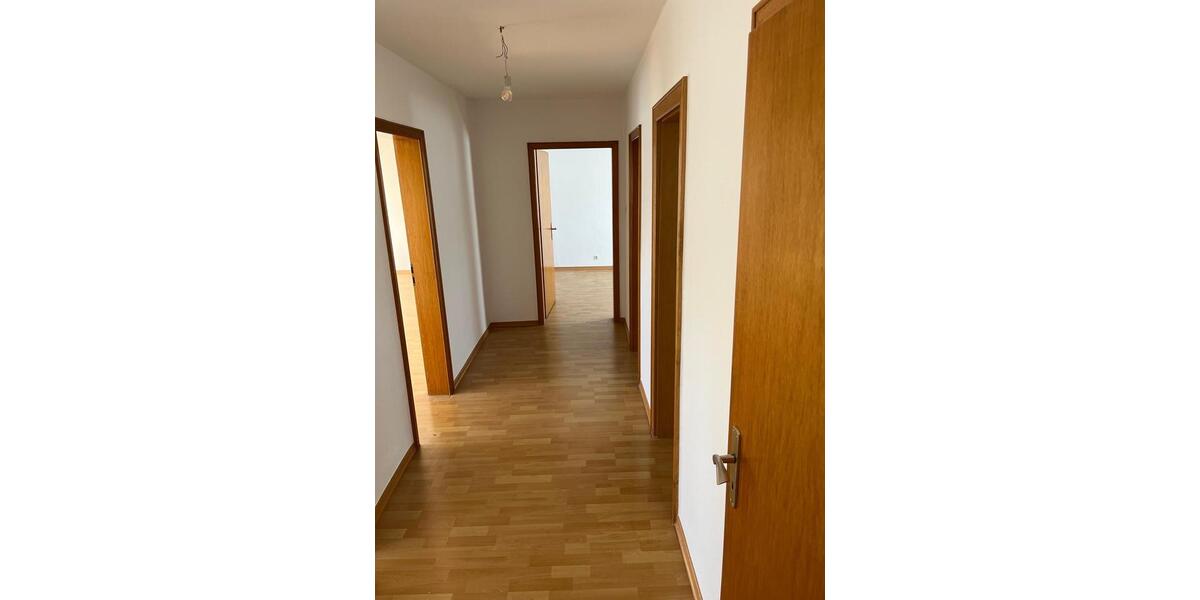 Dachgeschoßwohnung Attendorn - 4 Zimmer, 68 m&sup2;, 580&euro; | Angebot:26656122