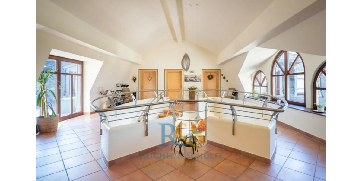 Dachgeschoßwohnung Hachenburg - 2 Zimmer, 57 m&sup2;, 555&euro; | Angebot:25331964