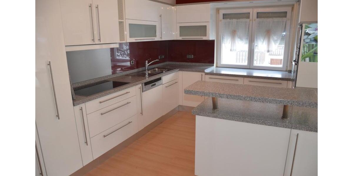 Einfamilienhaus Hilchenbach - 10 Zimmer, 300 m&sup2;, 300.000&euro; | Angebot:25982484