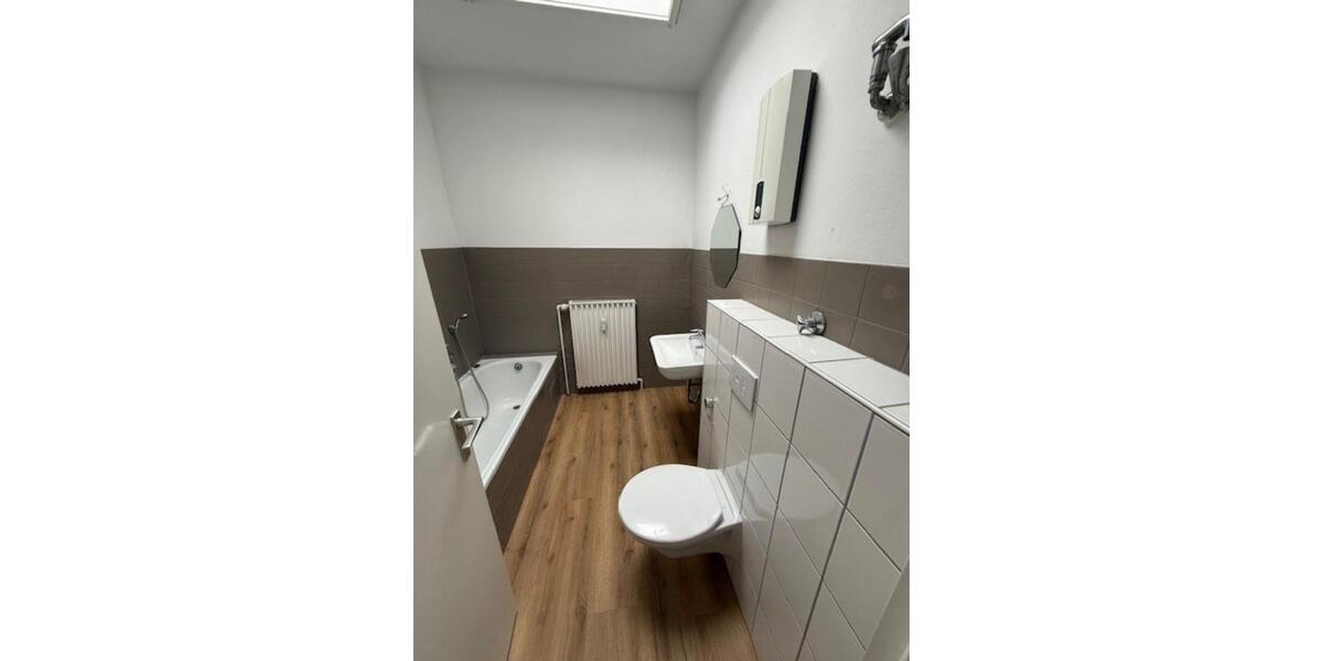 Etagenwohnung Hilchenbach - 4 Zimmer, 95 m&sup2;, 665&euro; | Angebot:26025222