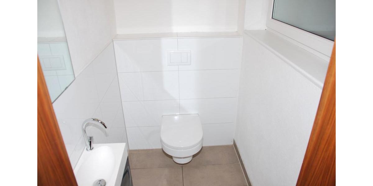 Erdgeschoßwohnung Siegen - 4 Zimmer, 140 m&sup2;, 1.350&euro; | Angebot:26038156