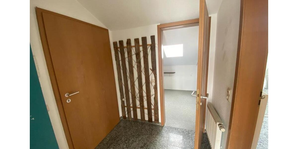 Dachgeschoßwohnung Nauroth - 1 Zimmer, 45 m&sup2;, 430&euro; | Angebot:25929904