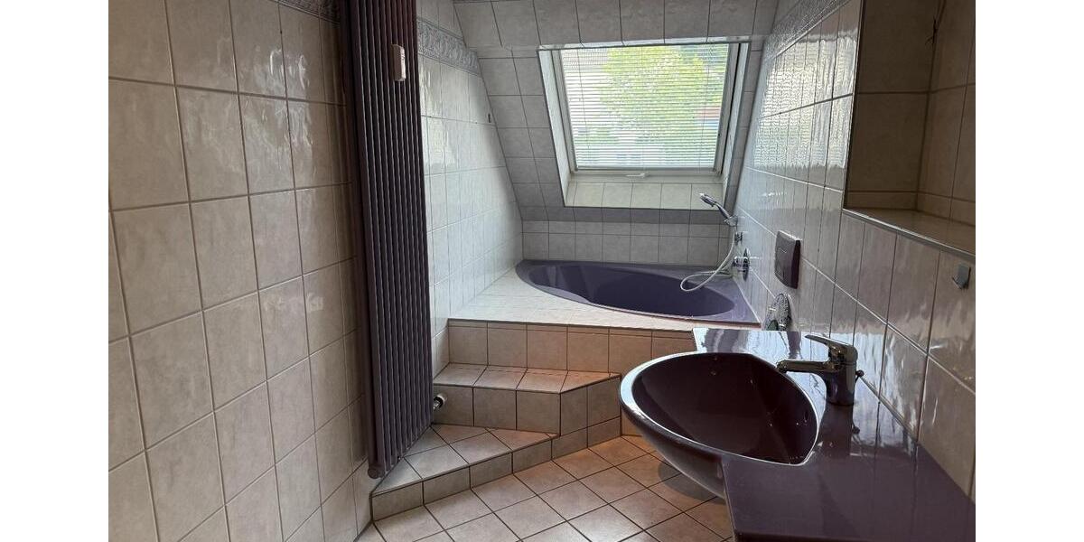 Maisonettenwohnung Wilnsdorf - 7 Zimmer, 165 m&sup2;, 195.000&euro; | Angebot:26994743