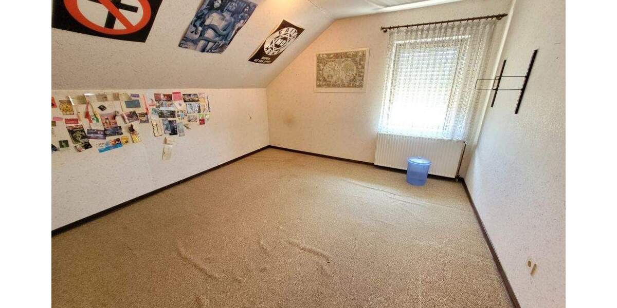 Mehrfamilienhaus, Wohnhaus Bad Marienberg - 6 Zimmer, 153 m&sup2;, 240.000&euro; | Angebot:25685046