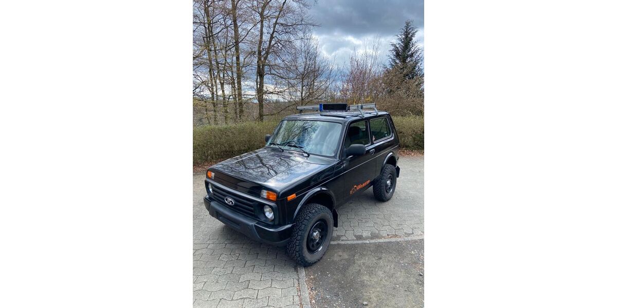 Lada Niva 68.000 km 9.500 &euro; Eschenburg 35713