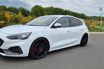 Ford Focus 93.000 km 19.800 &euro; Scheuerfeld 57584