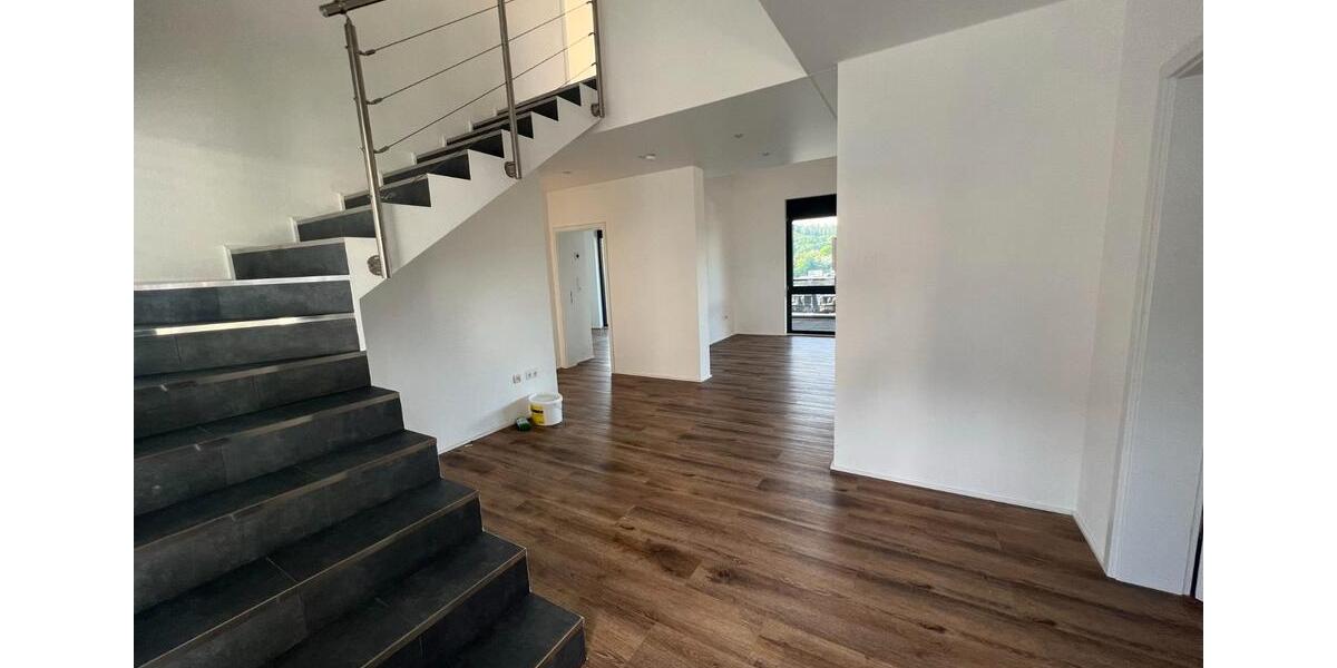 Maisonettenwohnung Siegen - 4 Zimmer, 175 m&sup2;, 1.900&euro; | Angebot:25974962