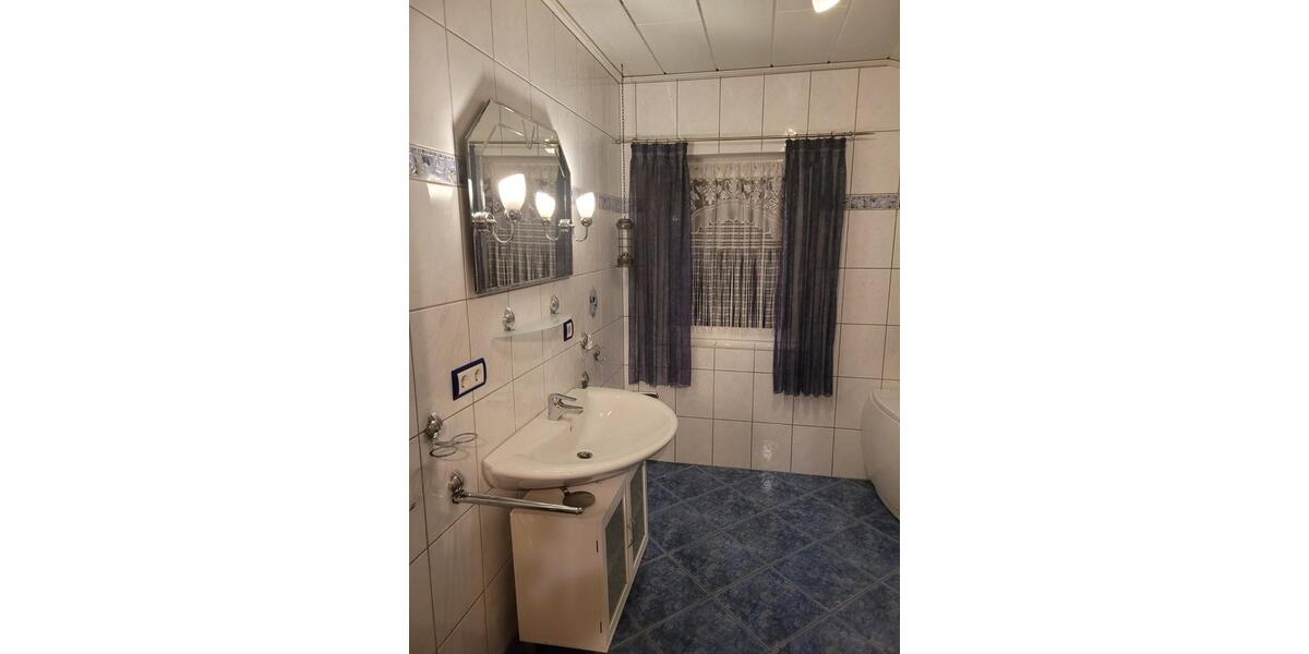 Einfamilienhaus Neunkirchen - 5 Zimmer, 121 m&sup2;, 1.450&euro; | Angebot:23282146