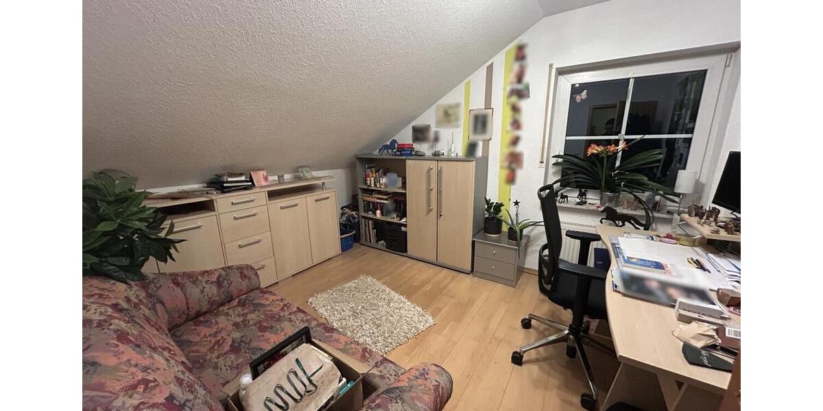 Dachgeschoßwohnung Herborn - 4 Zimmer, 118 m&sup2;, 860&euro; | Angebot:25807434