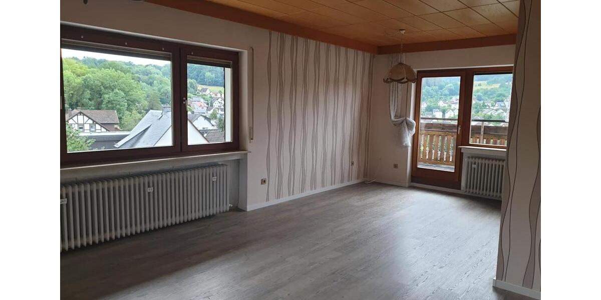 Etagenwohnung Dillenburg - 10 Zimmer, 227 m&sup2;, 199.900&euro; | Angebot:25678010