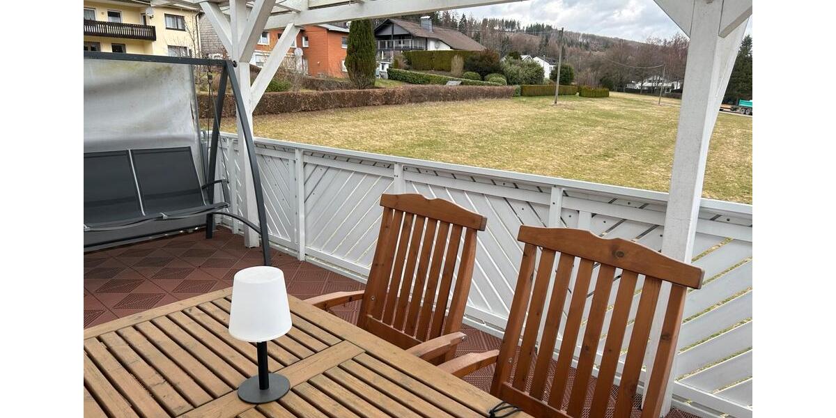 Etagenwohnung Kirchhundem - 4 Zimmer, 150 m&sup2;, 900&euro; | Angebot:25297098