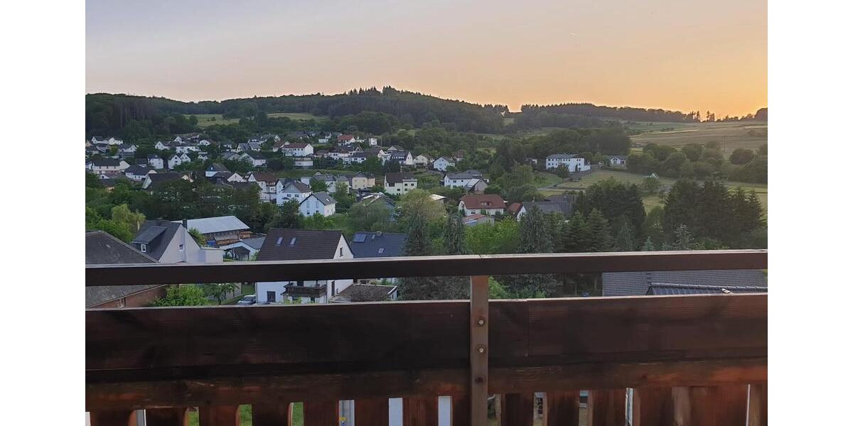 Etagenwohnung Dillenburg - 10 Zimmer, 227 m&sup2;, 199.900&euro; | Angebot:25678010