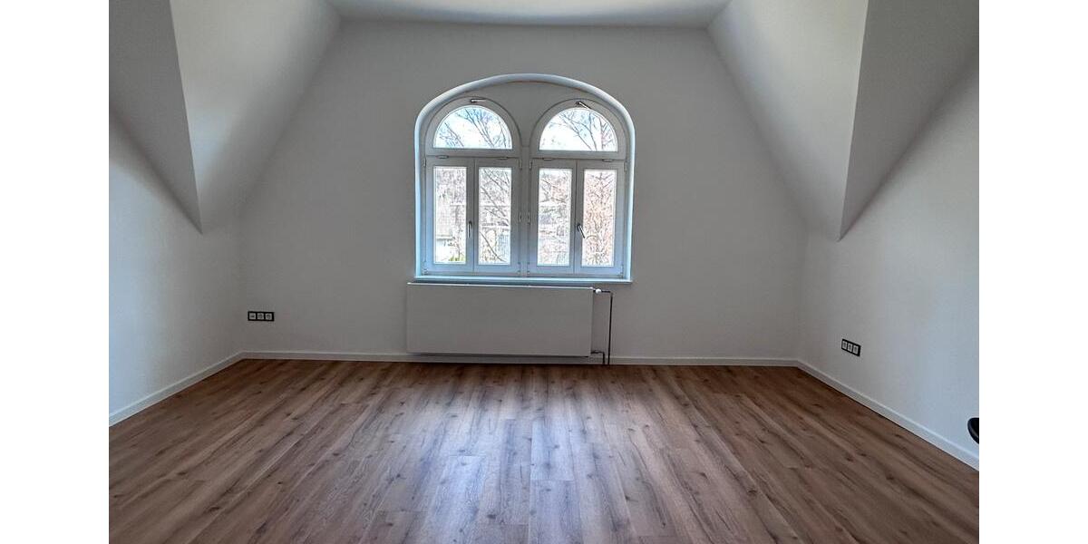 Dachgeschoßwohnung Kreuztal - 3 Zimmer, 96 m&sup2;, 864&euro; | Angebot:25974849