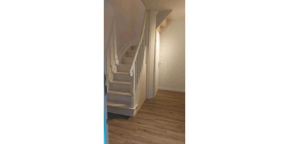 Einfamilienhaus Haiger - 7 Zimmer, 165 m&sup2;, 1.000&euro; | Angebot:25858815