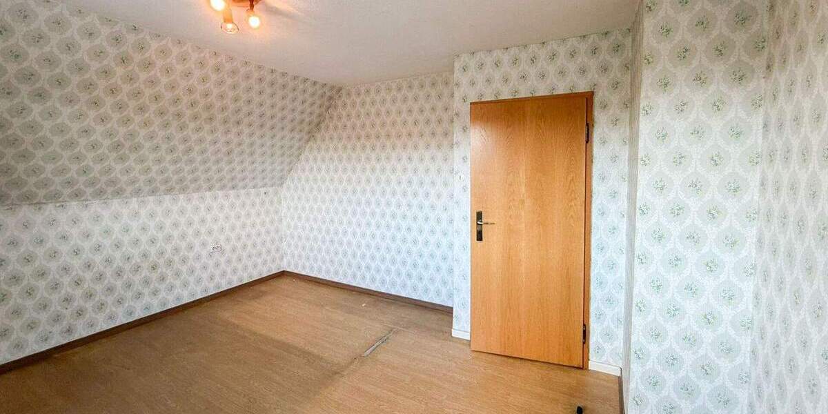 Einfamilienhaus Wissen - 5 Zimmer, 130 m&sup2;, 195.000&euro; | Angebot:25691929