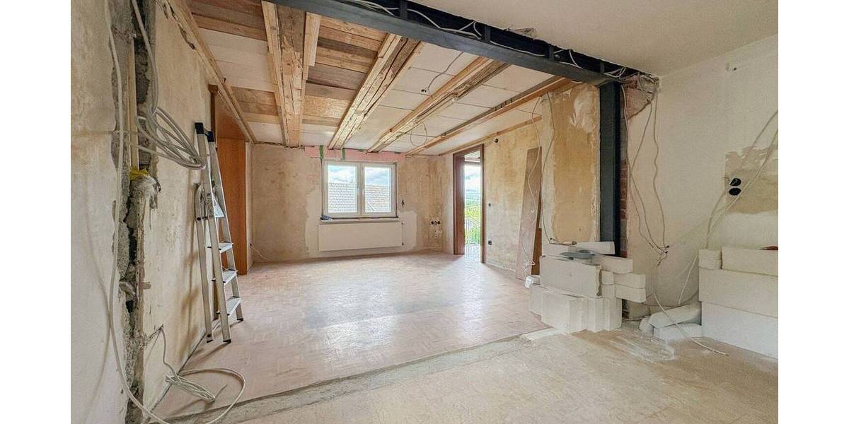 Einfamilienhaus Brachbach - 8 Zimmer, 150 m&sup2;, 210.000&euro; | Angebot:25738156