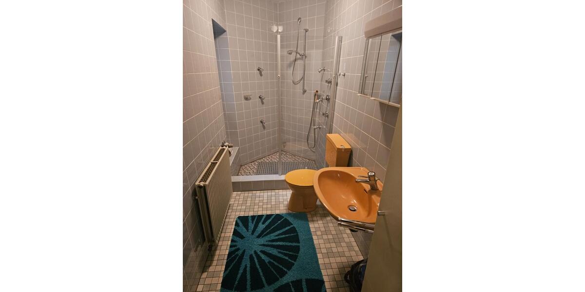 Erdgeschoßwohnung Hof - 3 Zimmer, 85 m&sup2;, 650&euro; | Angebot:25843730