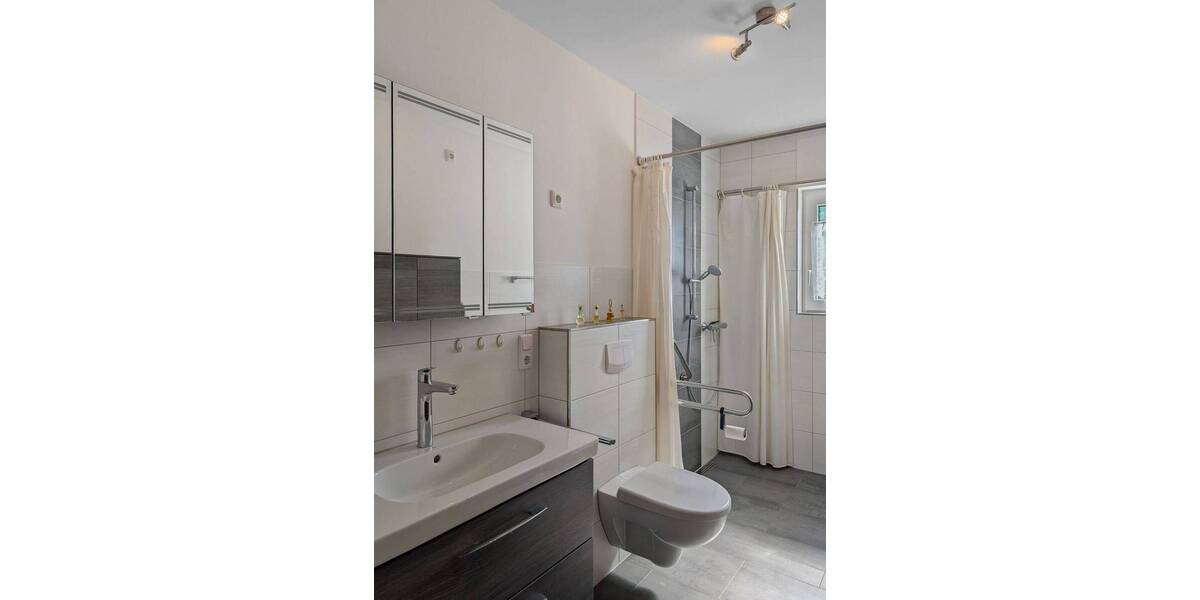 Einfamilienhaus Bad Laasphe - 6 Zimmer, 183 m&sup2;, 336.000&euro; | Angebot:25775252