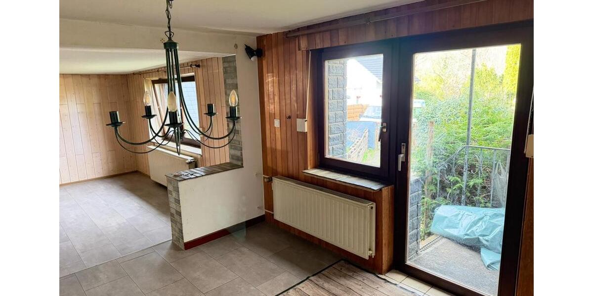 Einfamilienhaus Weitefeld - 9 Zimmer, 211 m&sup2;, 1.450&euro; | Angebot:26008565