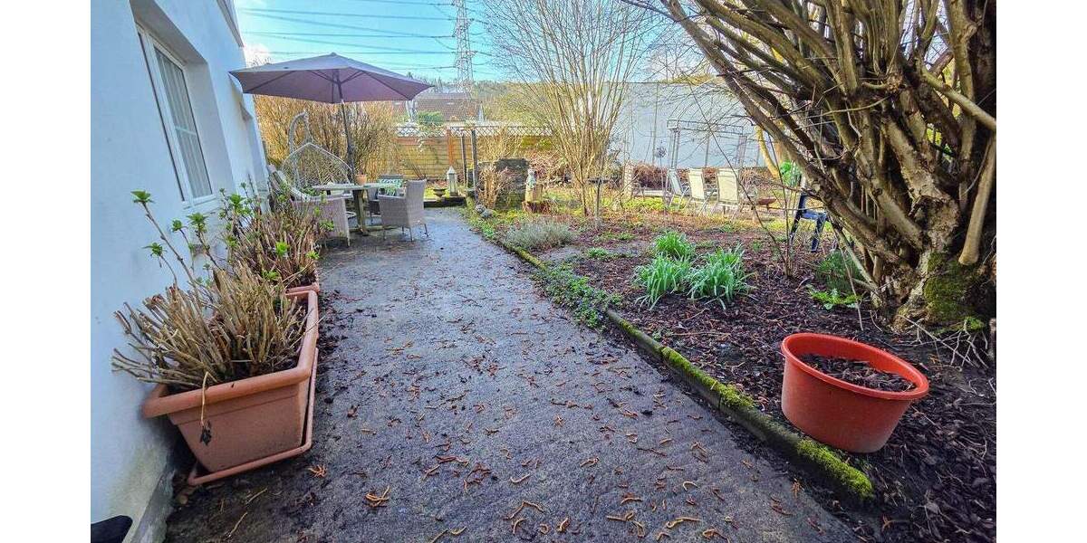 Mehrfamilienhaus, Wohnhaus Pracht / Niederhausen Niederhausen - 8 Zimmer, 229 m&sup2;, 299.000&euro; | Angebot:25819920