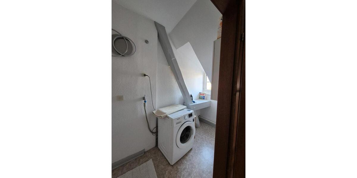 Dachgeschoßwohnung Herborn - 5 Zimmer, 123 m&sup2;, 850&euro; | Angebot:25718545