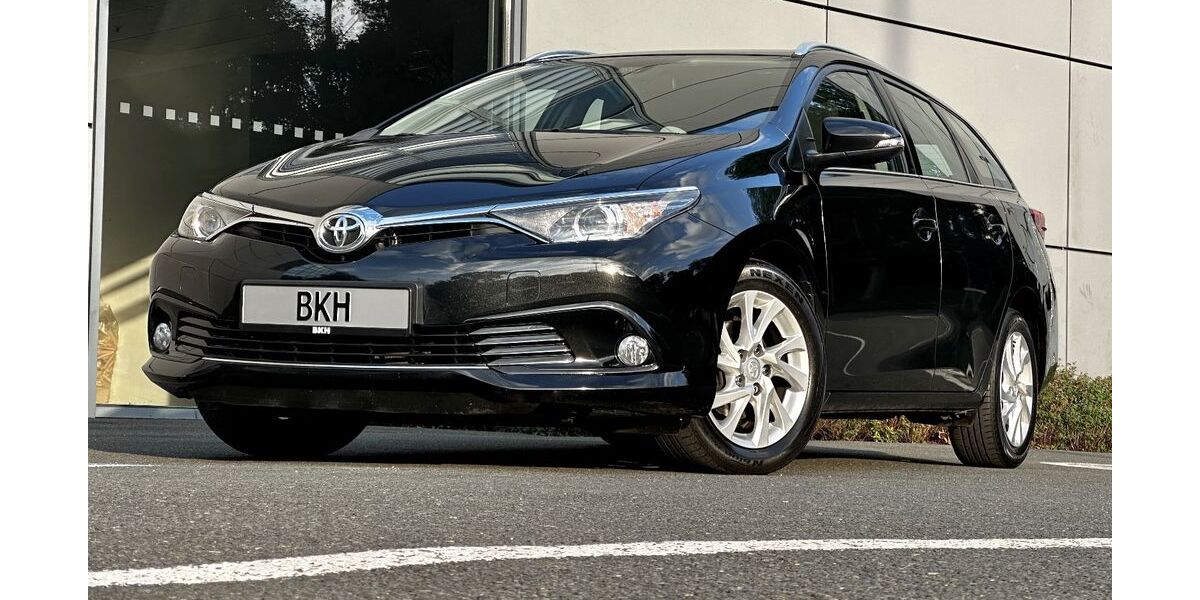 Toyota Auris Touring Sports 134.900 km 9.911 &euro; Siegen 57072