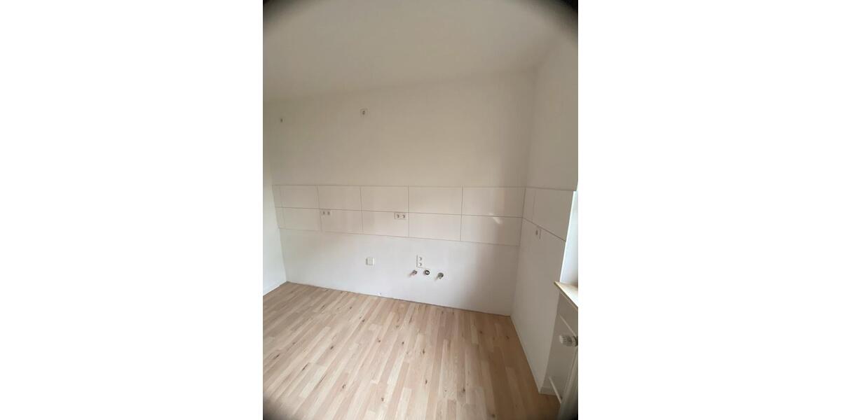 Etagenwohnung Hamm (Sieg) - 3.5 Zimmer, 82 m&sup2;, 180.000&euro; | Angebot:26002194