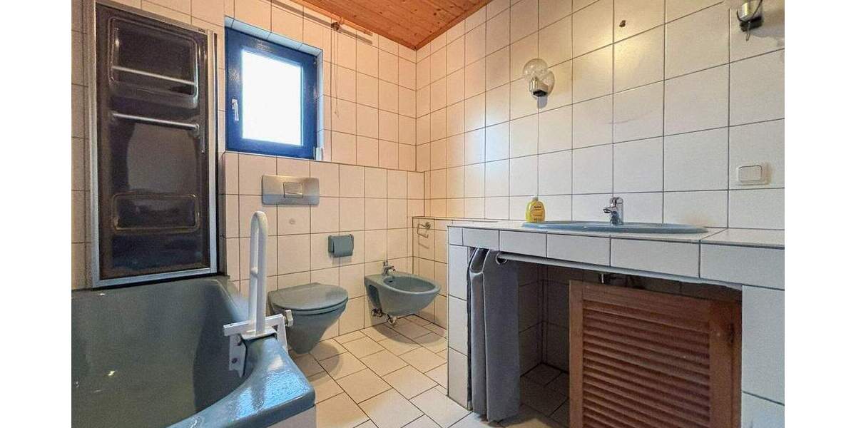 Einfamilienhaus Hamm VG - 7 Zimmer, 120 m&sup2;, 125.000&euro; | Angebot:25776417