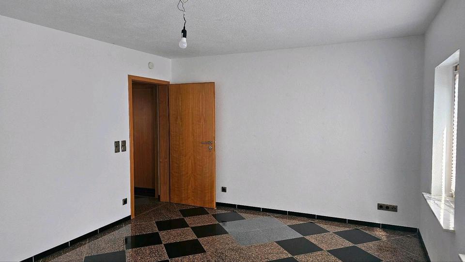 Erdgeschoßwohnung Dillenburg Frohnhausen - 4 Zimmer, 102 m&sup2;, 800&euro; | Angebot:26648482