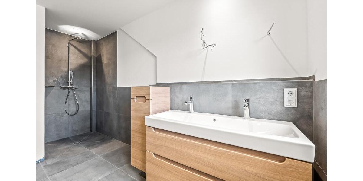 Dachgeschoßwohnung Attendorn - 3 Zimmer, 78 m&sup2;, 920&euro; | Angebot:25923036