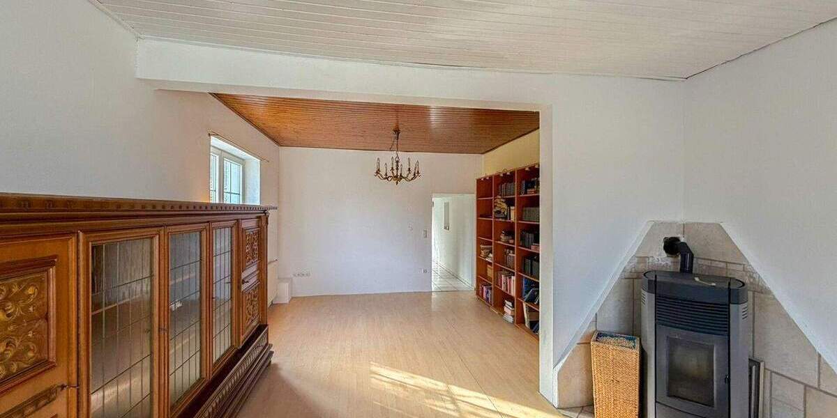 Mehrfamilienhaus, Wohnhaus Pracht / Niederhausen Niederhausen - 8 Zimmer, 229 m&sup2;, 299.000&euro; | Angebot:25819920