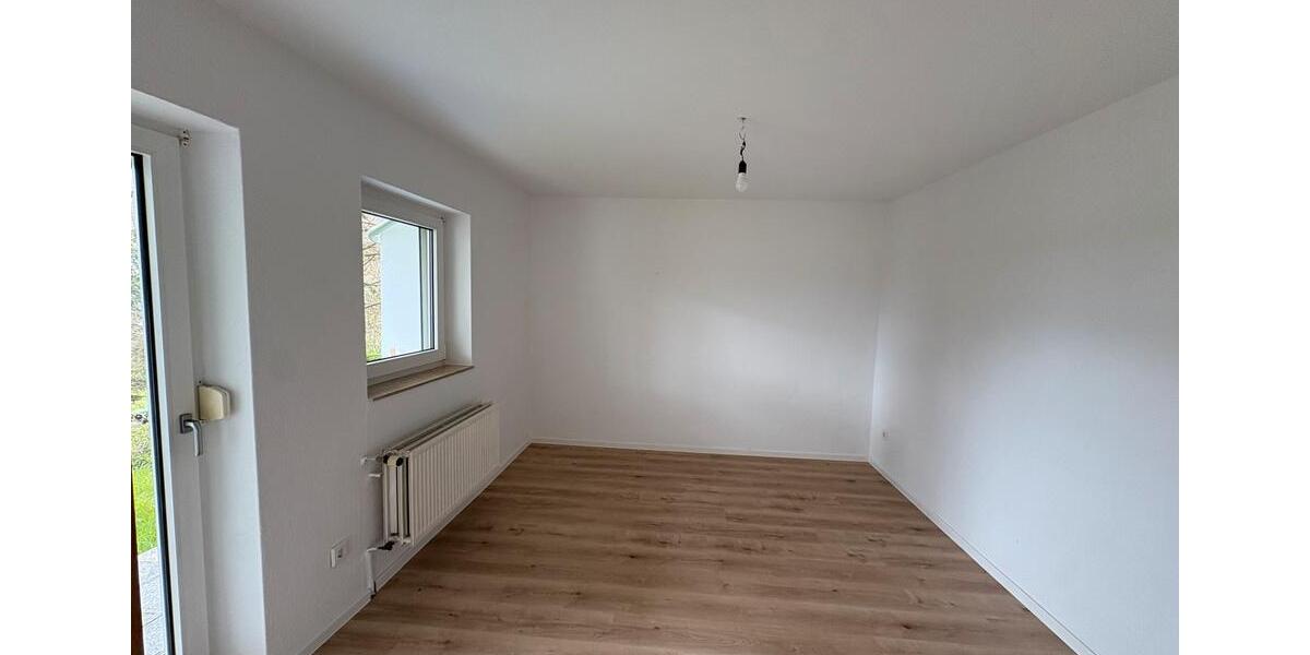 Etagenwohnung Freudenberg - 3 Zimmer, 85 m&sup2;, 680&euro; | Angebot:26040079