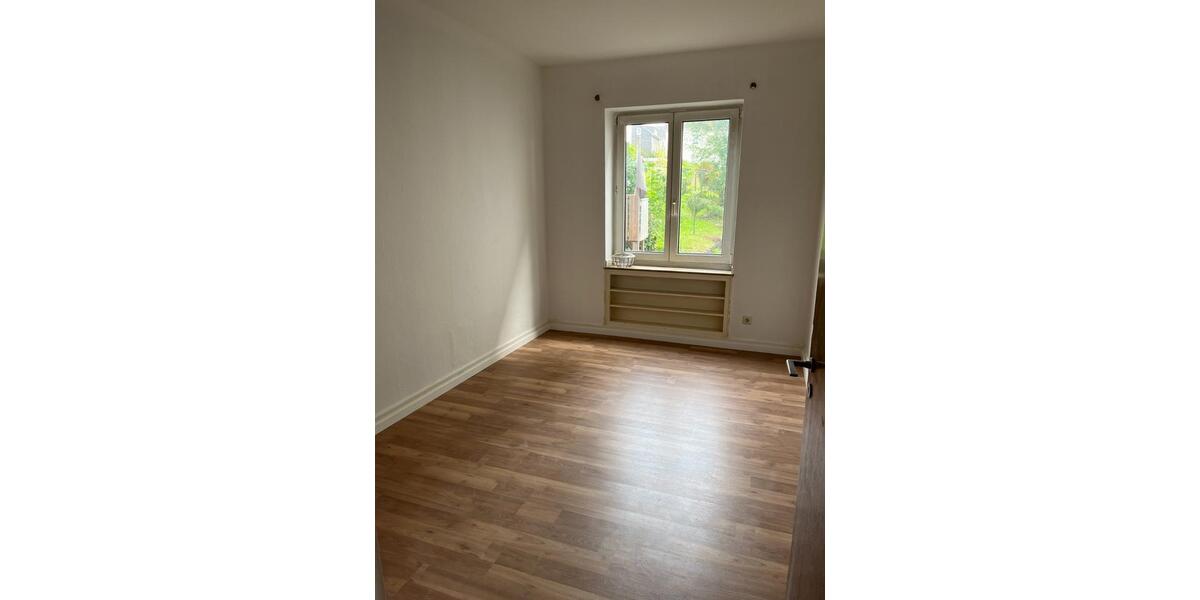 Etagenwohnung Siegen - 4 Zimmer, 93 m&sup2;, 1.050&euro; | Angebot:24785421