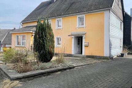 Haus Herdorf - 6 Zimmer, 135 m&sup2;, 1.390&euro; | Angebot:26633096