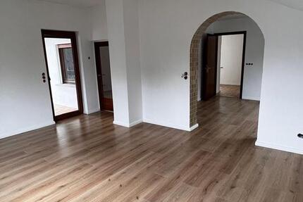 Wohnung Haiger - 4 Zimmer, 90 m&sup2;, 800&euro; | Angebot:26042756