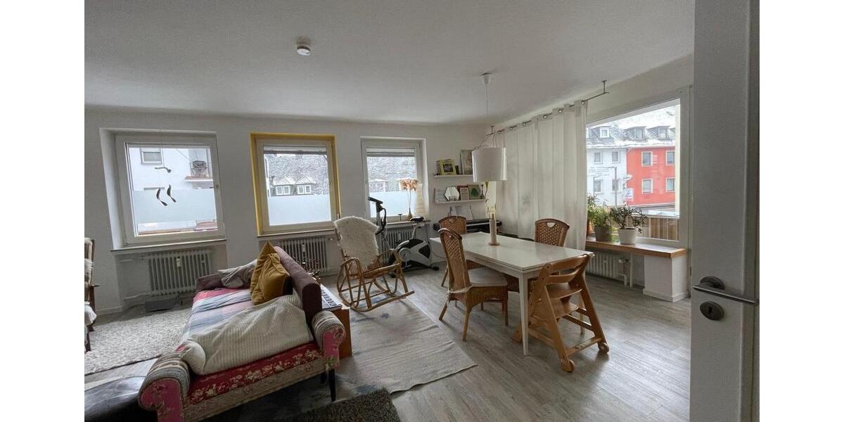 Erdgeschoßwohnung Siegen - 3 Zimmer, 119 m&sup2;, 990&euro; | Angebot:25904651