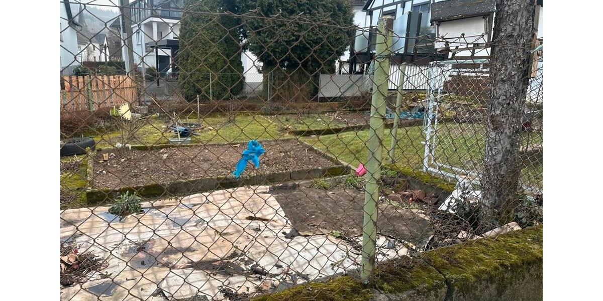 Einfamilienhaus Haiger - 6 Zimmer, 140 m&sup2;, 150.000&euro; | Angebot:26072525