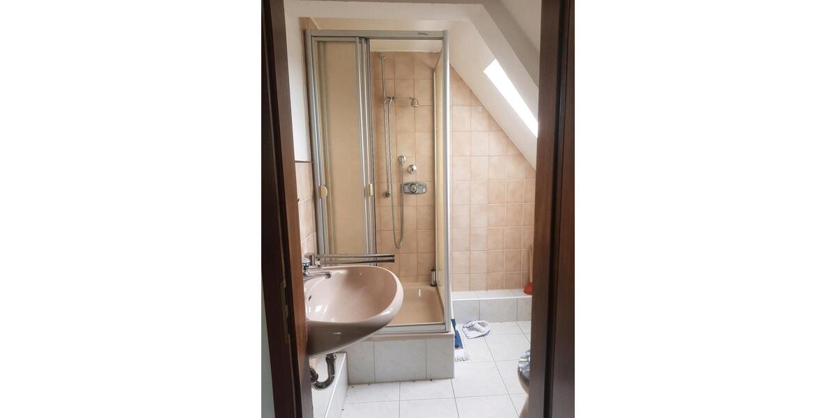 Dachgeschoßwohnung Siegen Weidenau - 1 Zimmer, 27 m&sup2;, 450&euro; | Angebot:25979626