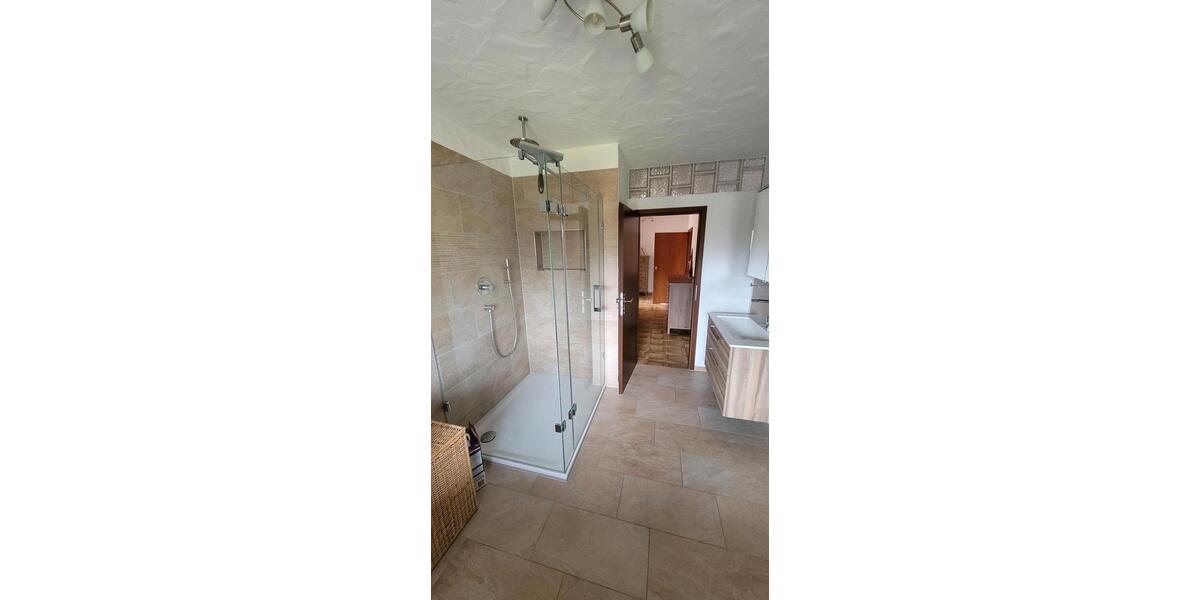 Etagenwohnung Bad Laasphe - 5 Zimmer, 130 m&sup2;, 700&euro; | Angebot:25221271