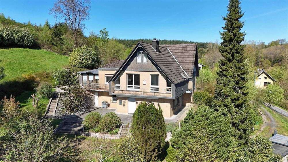 Einfamilienhaus Morsbach - 7 Zimmer, 262 m&sup2;, 380.000&euro; | Angebot:27085390